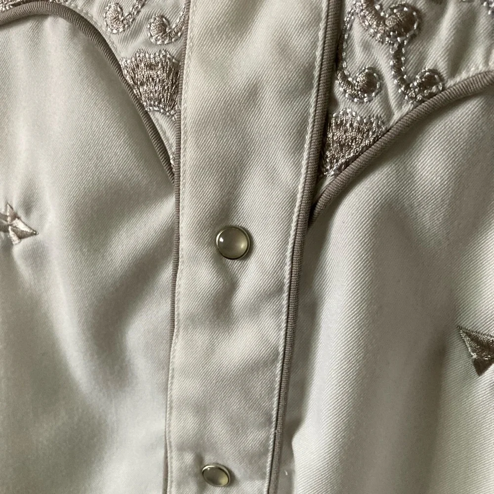 Roper SZ XL White and Black Western Shirt long sleeve beautifully embroidered - Picture 4 of 12